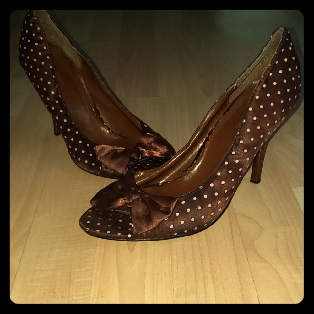 VINTAGE Polka Peep Toe!